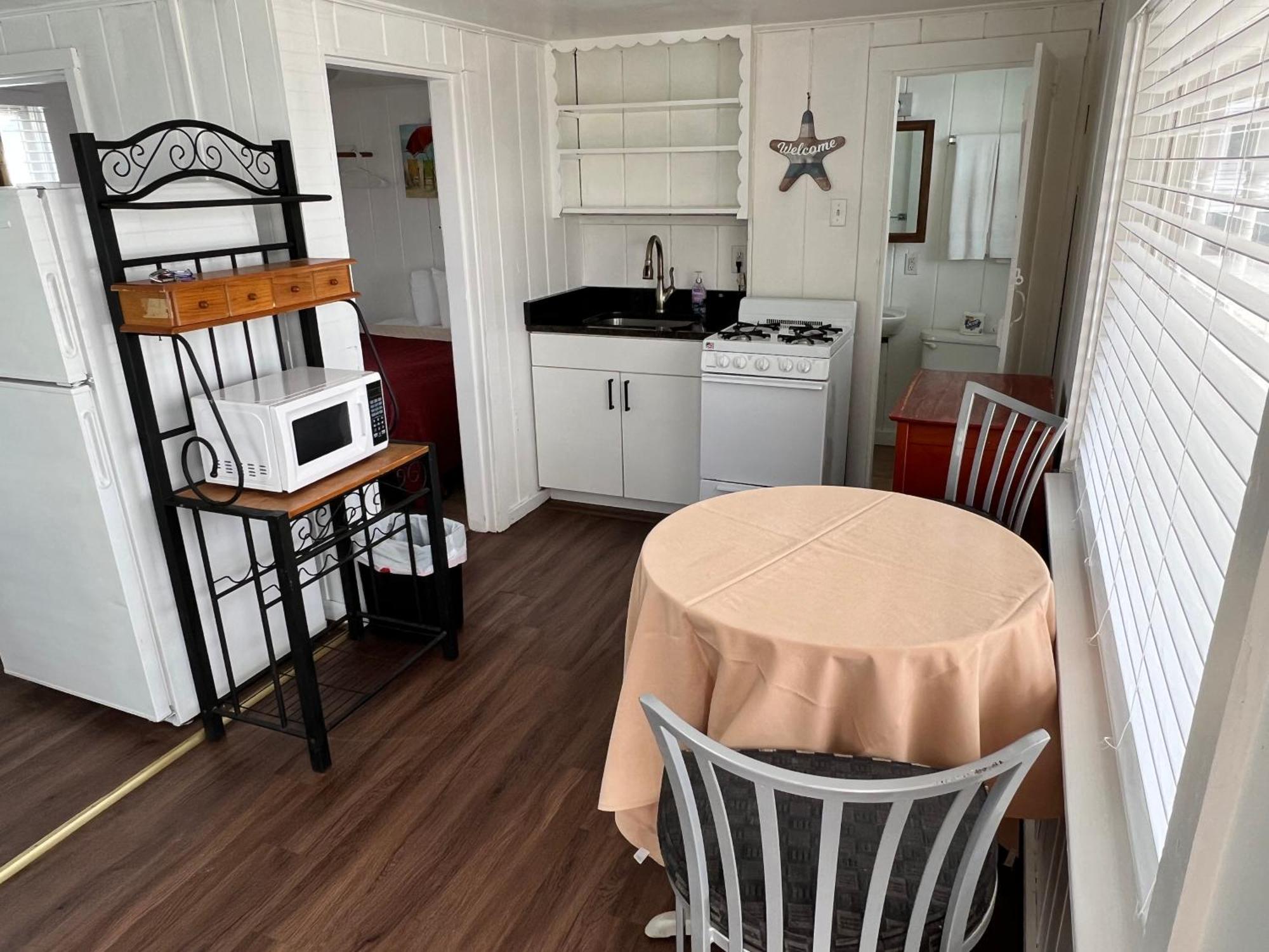 Nautical Beach Properties Хамптън Екстериор снимка